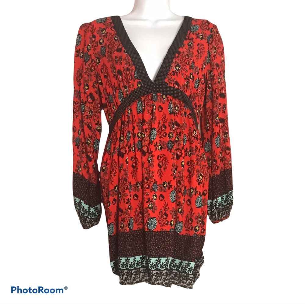 FOREVER 21 v-neck rayon blouse size small.